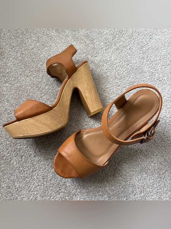 BAMBOO Shoes - *SOLD* Bamboo Tan Platform Block Heel Sandals